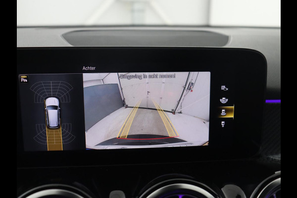 Mercedes-Benz GLB 200 Business Solution AMG | Panoramadak | Memory | Leder/alcantara | Trekhaak | Cruise control | Stoelverwarming | Camera | Park assist | Sfeerverlichting | Carplay