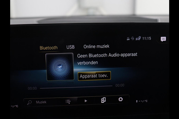 Mercedes-Benz GLB 200 Business Solution AMG | Panoramadak | Memory | Leder/alcantara | Trekhaak | Cruise control | Stoelverwarming | Camera | Park assist | Sfeerverlichting | Carplay
