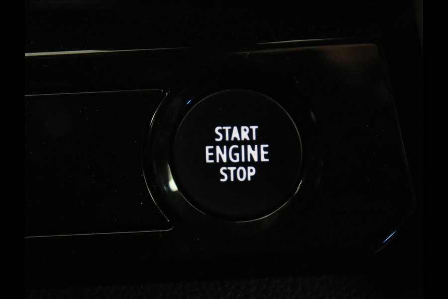 Renault Austral 1.2 E-Tech full hybrid 200 evolution | SOH 92.4 | Half Leder | Massage | Stuur/stoel verwarming | Adaptive cruise | Camera | Carplay | Climate control | Full LED |