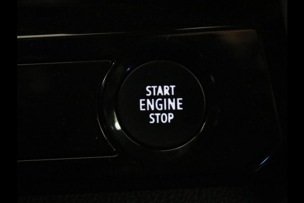 Renault Austral 1.2 E-Tech full hybrid 200 evolution | SOH 92.4 | Half Leder | Massage | Stuur/stoel verwarming | Adaptive cruise | Camera | Carplay | Climate control | Full LED |