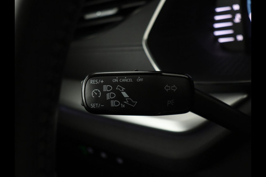 Škoda Octavia 1.0 TSI Business Edition | Carplay | Sfeerverlichting | Full LED | Navigatie | Parkeerhulp | Climate control | DAB | Cruise control