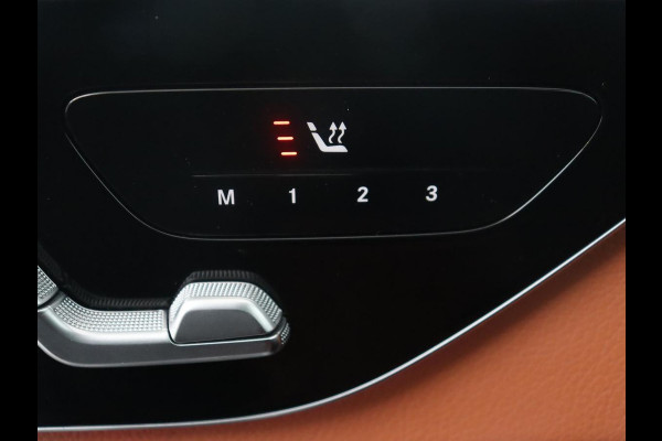 Mercedes-Benz C-Klasse 200 Luxury Line | Panoramadak | Leder | Memory | Adaptive cruise | Stoelverwarming | Burmester | 360 camera | Park assist | Sfeerverlichting | Carplay | Climate control