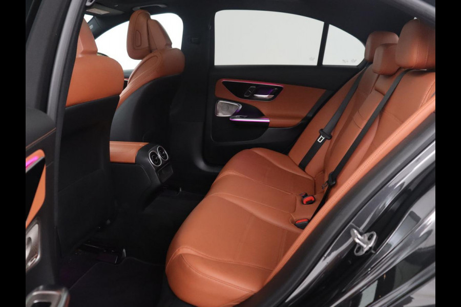 Mercedes-Benz C-Klasse 200 Luxury Line | Panoramadak | Leder | Memory | Adaptive cruise | Stoelverwarming | Burmester | 360 camera | Park assist | Sfeerverlichting | Carplay | Climate control