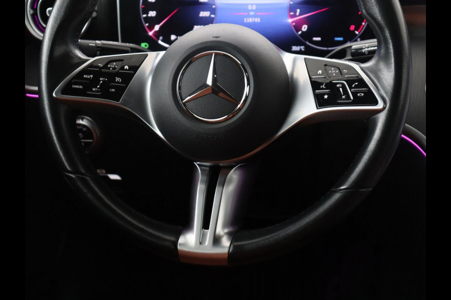 Mercedes-Benz C-Klasse 200 Luxury Line | Panoramadak | Leder | Memory | Adaptive cruise | Stoelverwarming | Burmester | 360 camera | Park assist | Sfeerverlichting | Carplay | Climate control