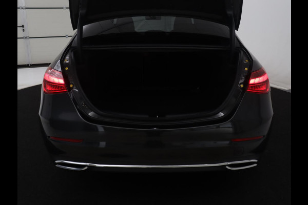 Mercedes-Benz C-Klasse 200 Luxury Line | Panoramadak | Leder | Memory | Adaptive cruise | Stoelverwarming | Burmester | 360 camera | Park assist | Sfeerverlichting | Carplay | Climate control
