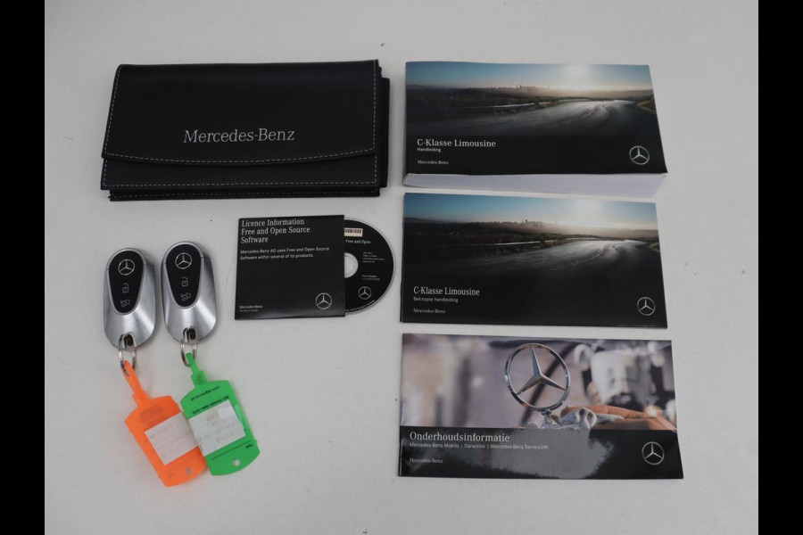 Mercedes-Benz C-Klasse 200 Luxury Line | Panoramadak | Leder | Memory | Adaptive cruise | Stoelverwarming | Burmester | 360 camera | Park assist | Sfeerverlichting | Carplay | Climate control