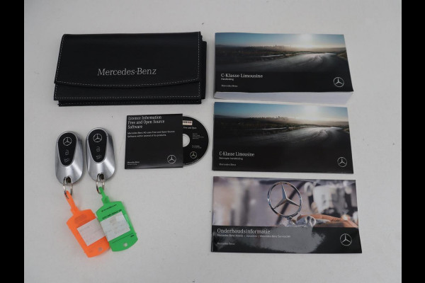 Mercedes-Benz C-Klasse 200 Luxury Line | Panoramadak | Leder | Memory | Adaptive cruise | Stoelverwarming | Burmester | 360 camera | Park assist | Sfeerverlichting | Carplay | Climate control