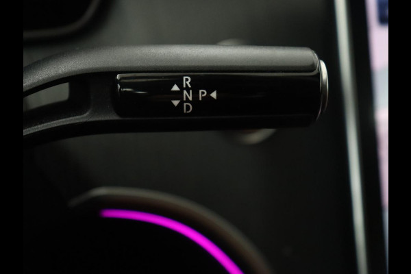 Mercedes-Benz C-Klasse 200 Luxury Line | Panoramadak | Leder | Memory | Adaptive cruise | Stoelverwarming | Burmester | 360 camera | Park assist | Sfeerverlichting | Carplay | Climate control