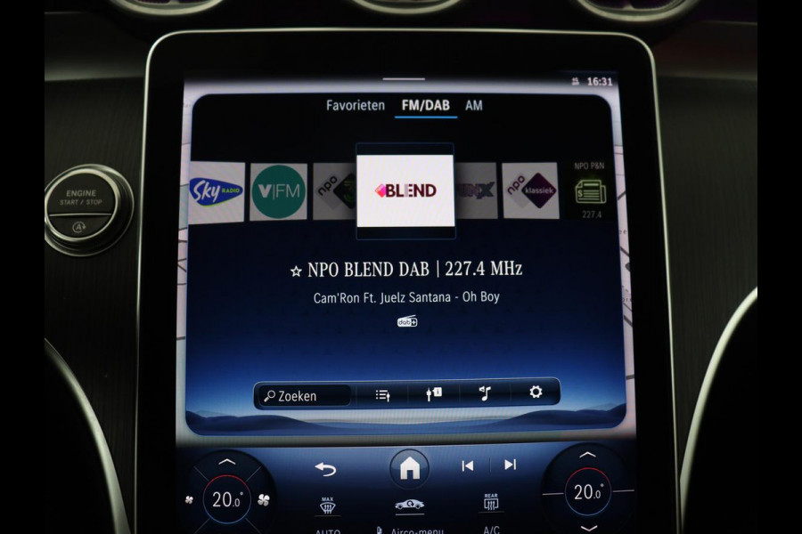 Mercedes-Benz C-Klasse 200 Luxury Line | Panoramadak | Leder | Memory | Adaptive cruise | Stoelverwarming | Burmester | 360 camera | Park assist | Sfeerverlichting | Carplay | Climate control