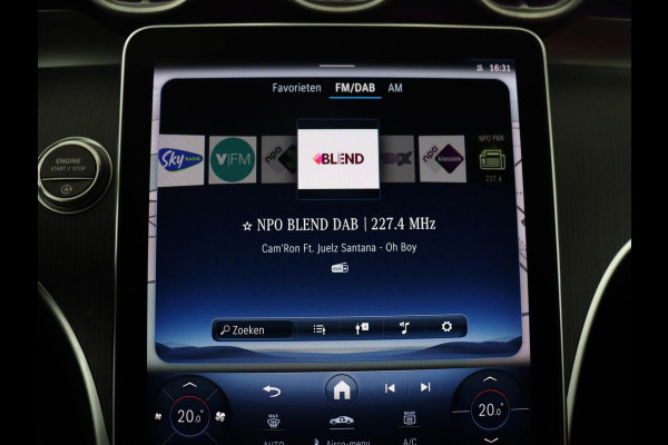 Mercedes-Benz C-Klasse 200 Luxury Line | Panoramadak | Leder | Memory | Adaptive cruise | Stoelverwarming | Burmester | 360 camera | Park assist | Sfeerverlichting | Carplay | Climate control