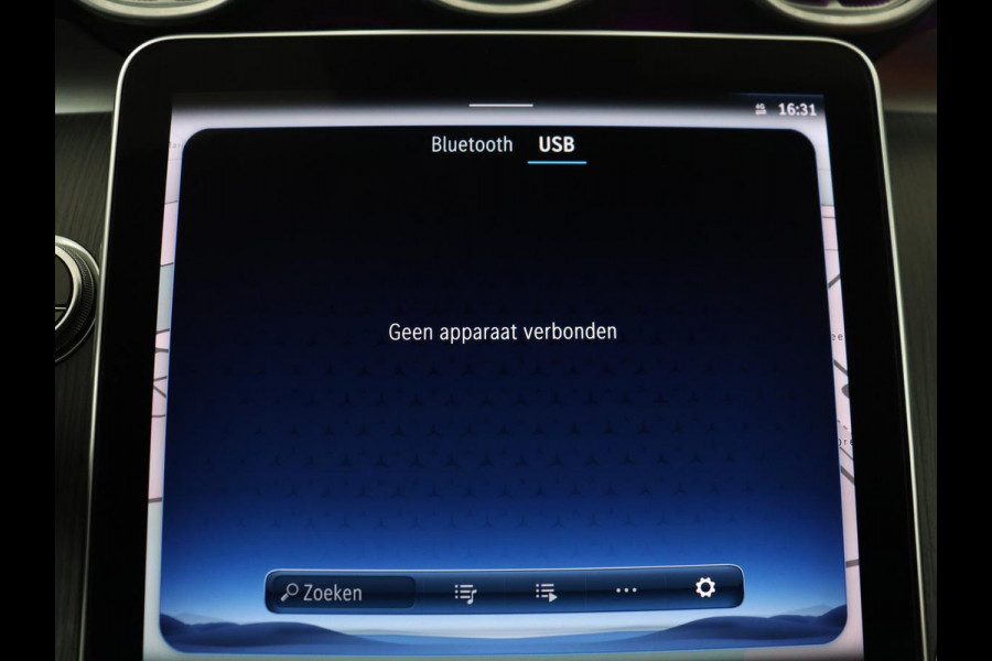 Mercedes-Benz C-Klasse 200 Luxury Line | Panoramadak | Leder | Memory | Adaptive cruise | Stoelverwarming | Burmester | 360 camera | Park assist | Sfeerverlichting | Carplay | Climate control