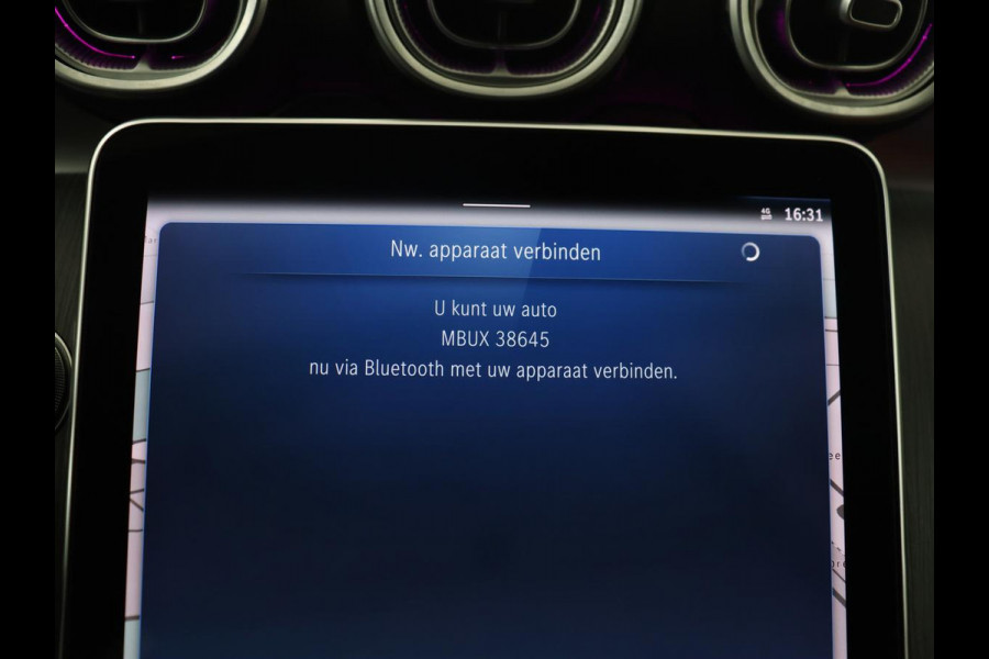 Mercedes-Benz C-Klasse 200 Luxury Line | Panoramadak | Leder | Memory | Adaptive cruise | Stoelverwarming | Burmester | 360 camera | Park assist | Sfeerverlichting | Carplay | Climate control