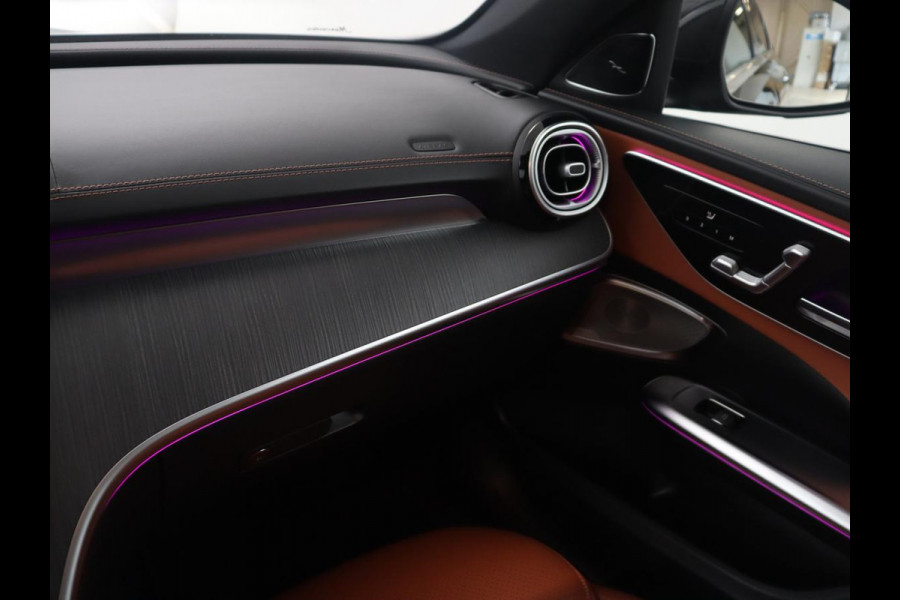 Mercedes-Benz C-Klasse 200 Luxury Line | Panoramadak | Leder | Memory | Adaptive cruise | Stoelverwarming | Burmester | 360 camera | Park assist | Sfeerverlichting | Carplay | Climate control