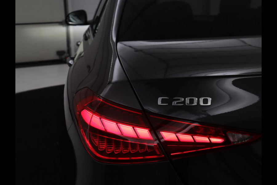 Mercedes-Benz C-Klasse 200 Luxury Line | Panoramadak | Leder | Memory | Adaptive cruise | Stoelverwarming | Burmester | 360 camera | Park assist | Sfeerverlichting | Carplay | Climate control