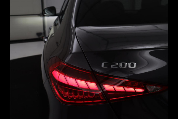 Mercedes-Benz C-Klasse 200 Luxury Line | Panoramadak | Leder | Memory | Adaptive cruise | Stoelverwarming | Burmester | 360 camera | Park assist | Sfeerverlichting | Carplay | Climate control