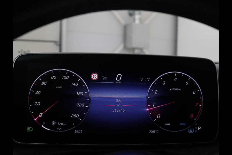 Mercedes-Benz C-Klasse 200 Luxury Line | Panoramadak | Leder | Memory | Adaptive cruise | Stoelverwarming | Burmester | 360 camera | Park assist | Sfeerverlichting | Carplay | Climate control