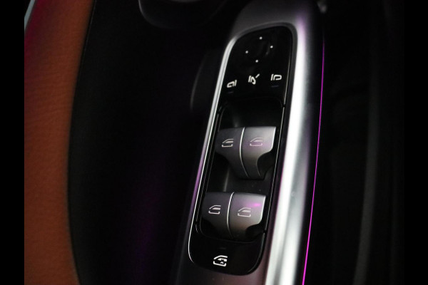 Mercedes-Benz C-Klasse 200 Luxury Line | Panoramadak | Leder | Memory | Adaptive cruise | Stoelverwarming | Burmester | 360 camera | Park assist | Sfeerverlichting | Carplay | Climate control