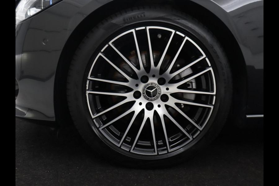 Mercedes-Benz C-Klasse 200 Luxury Line | Panoramadak | Leder | Memory | Adaptive cruise | Stoelverwarming | Burmester | 360 camera | Park assist | Sfeerverlichting | Carplay | Climate control
