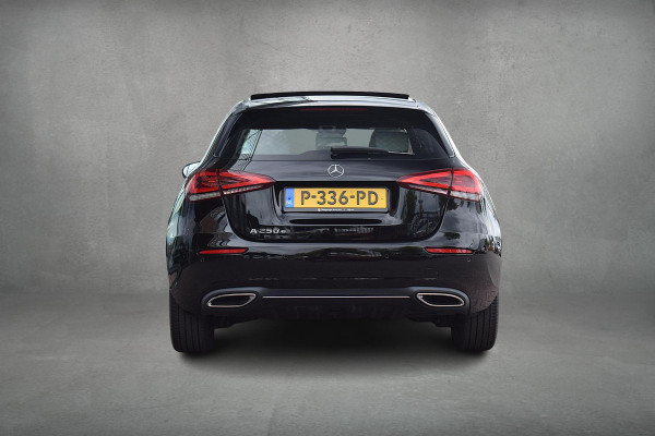 Mercedes-Benz A-Klasse 250 e Business Solution Luxury Limited | Pano | Leer | Burmester | Stoelverwarming