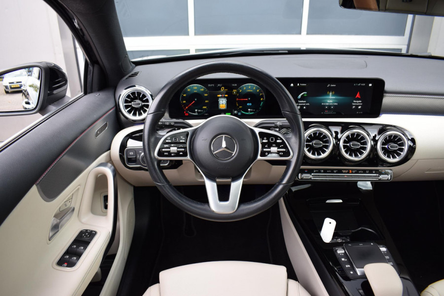 Mercedes-Benz A-Klasse 250 e Business Solution Luxury Limited | Pano | Leer | Burmester | Stoelverwarming