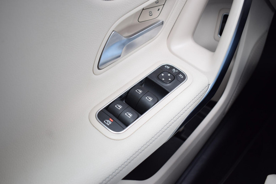 Mercedes-Benz A-Klasse 250 e Business Solution Luxury Limited | Pano | Leer | Burmester | Stoelverwarming
