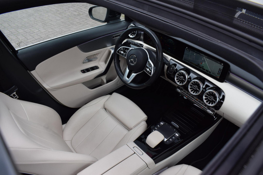 Mercedes-Benz A-Klasse 250 e Business Solution Luxury Limited | Pano | Leer | Burmester | Stoelverwarming