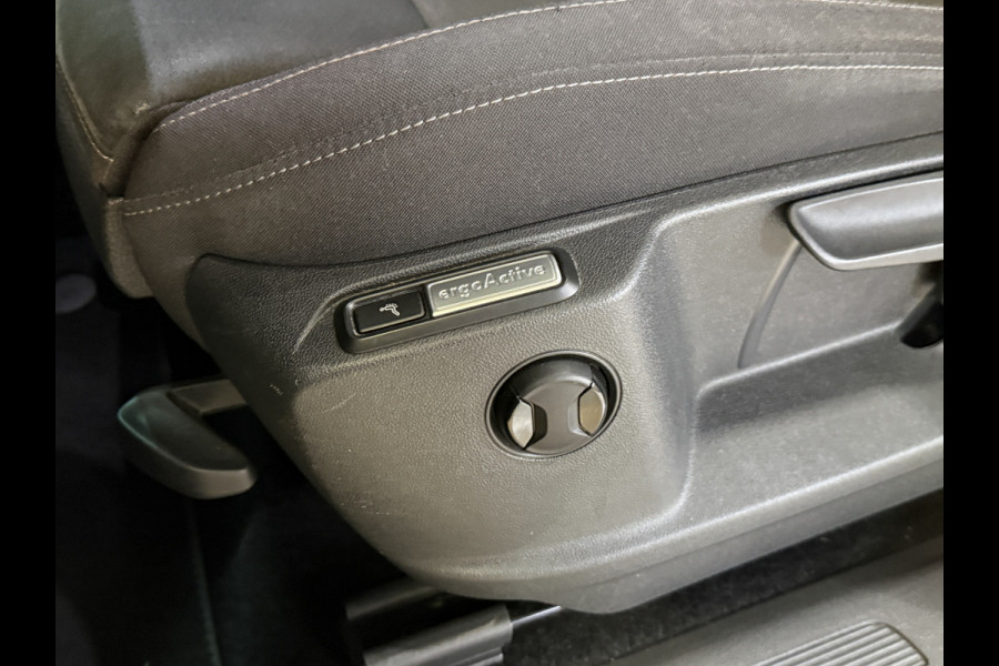 Volkswagen Tiguan 1.4 TSI eHybrid R-Line Business+ | Camera | Stoelverwarming | Dodehoeksensoren