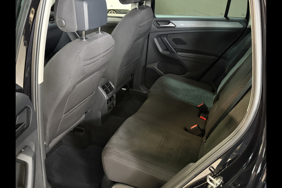 Volkswagen Tiguan 1.4 TSI eHybrid R-Line Business+ | Camera | Stoelverwarming | Dodehoeksensoren