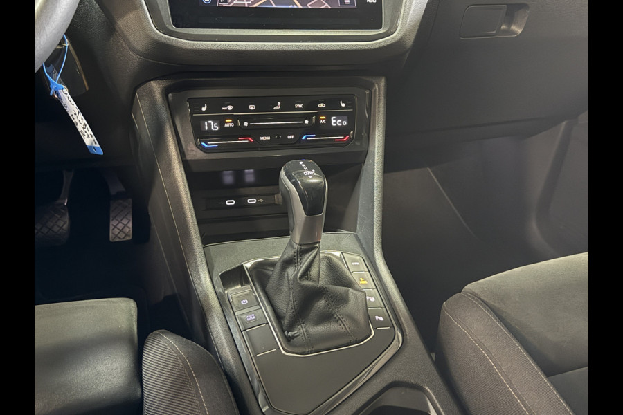 Volkswagen Tiguan 1.4 TSI eHybrid R-Line Business+ | Camera | Stoelverwarming | Dodehoeksensoren