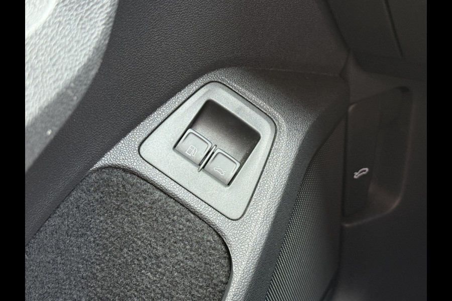 Volkswagen Tiguan 1.4 TSI eHybrid R-Line Business+ | Camera | Stoelverwarming | Dodehoeksensoren