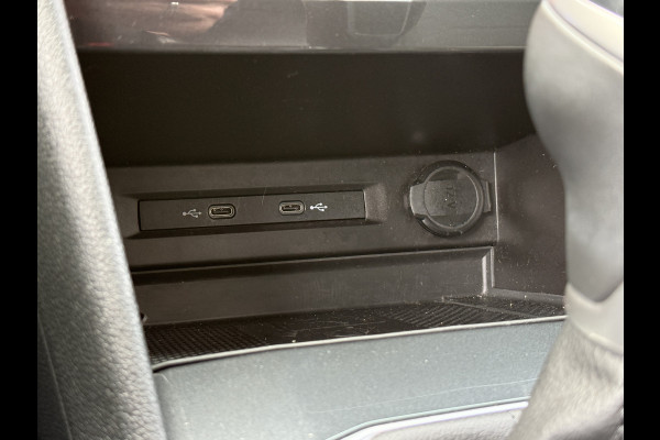 Volkswagen Tiguan 1.4 TSI eHybrid R-Line Business+ | Camera | Stoelverwarming | Dodehoeksensoren