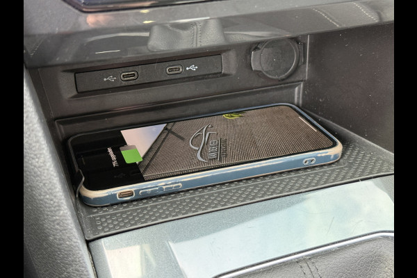 Volkswagen Tiguan 1.4 TSI eHybrid R-Line Business+ | Camera | Stoelverwarming | Dodehoeksensoren