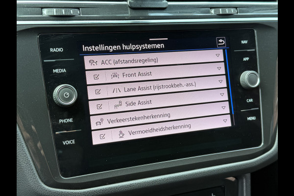 Volkswagen Tiguan 1.4 TSI eHybrid R-Line Business+ | Camera | Stoelverwarming | Dodehoeksensoren