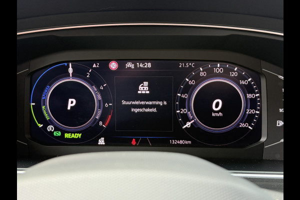 Volkswagen Tiguan 1.4 TSI eHybrid R-Line Business+ | Camera | Stoelverwarming | Dodehoeksensoren