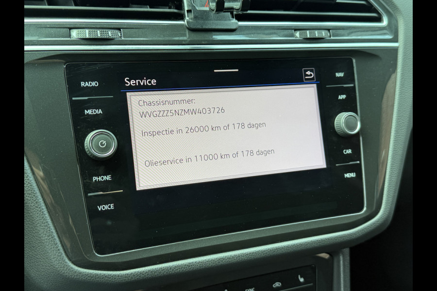 Volkswagen Tiguan 1.4 TSI eHybrid R-Line Business+ | Camera | Stoelverwarming | Dodehoeksensoren