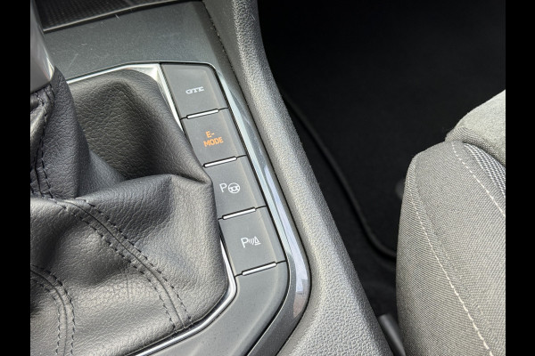 Volkswagen Tiguan 1.4 TSI eHybrid R-Line Business+ | Camera | Stoelverwarming | Dodehoeksensoren