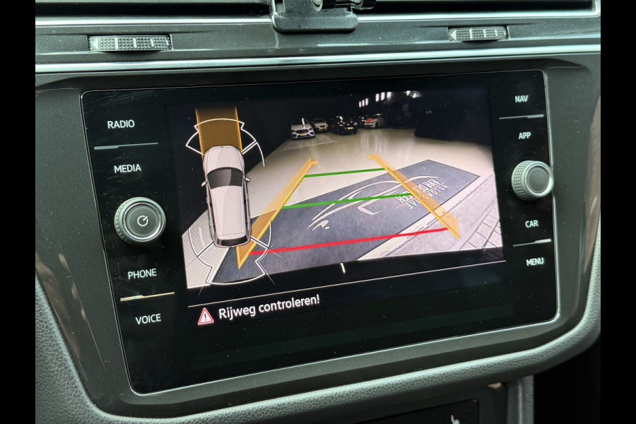 Volkswagen Tiguan 1.4 TSI eHybrid R-Line Business+ | Camera | Stoelverwarming | Dodehoeksensoren