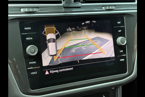 Volkswagen Tiguan 1.4 TSI eHybrid R-Line Business+ | Camera | Stoelverwarming | Dodehoeksensoren