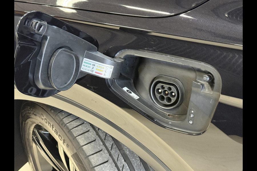Volkswagen Tiguan 1.4 TSI eHybrid R-Line Business+ | Camera | Stoelverwarming | Dodehoeksensoren