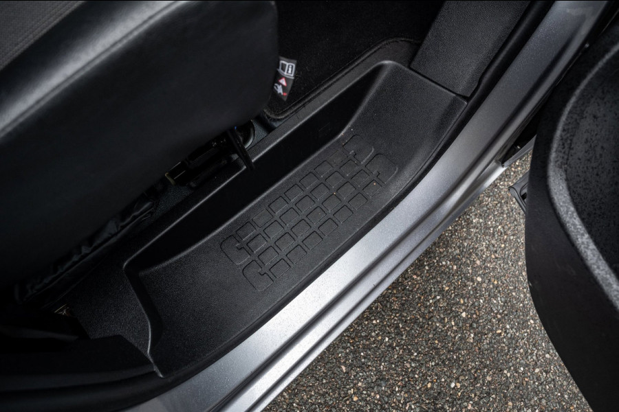 Peugeot e-Expert Standard Pro 75 kWh Soh 92% I Camera I Parkeersensoren I Climate I Cruise I Head Up I CarPlay I Android