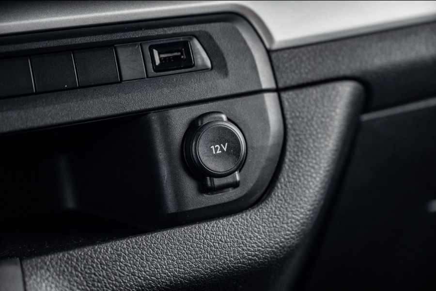 Peugeot e-Expert Standard Pro 75 kWh Soh 92% I Camera I Parkeersensoren I Climate I Cruise I Head Up I CarPlay I Android