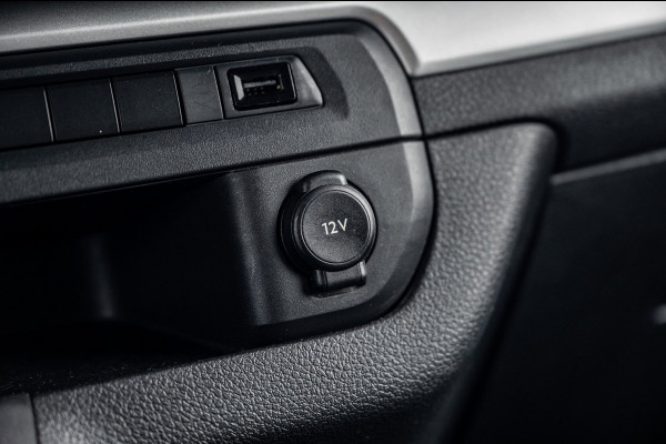 Peugeot e-Expert Standard Pro 75 kWh Soh 92% I Camera I Parkeersensoren I Climate I Cruise I Head Up I CarPlay I Android