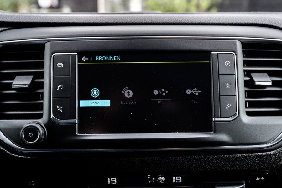 Peugeot e-Expert Standard Pro 75 kWh Soh 92% I Camera I Parkeersensoren I Climate I Cruise I Head Up I CarPlay I Android