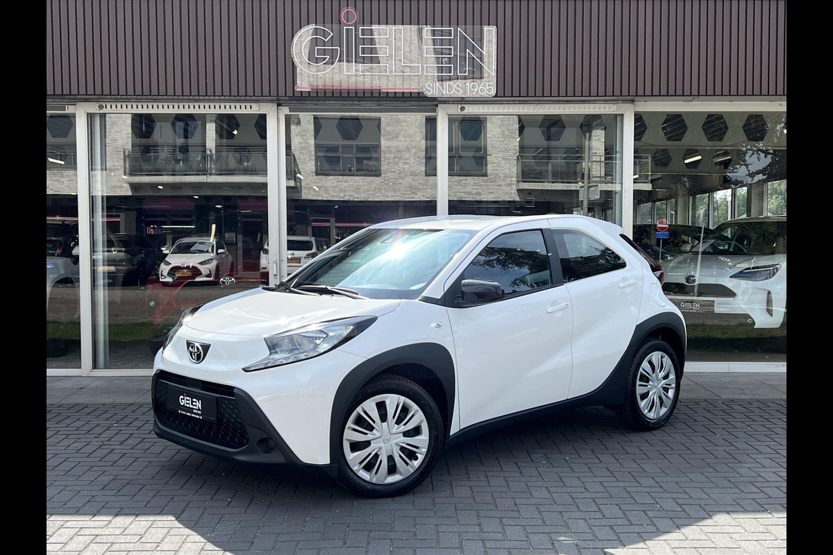 Toyota Aygo X 1.0 VVT-i S-CVT Automaat Business | Stoelverwarming, Apple CarPlay/Android Auto, Airco, Parkeercamera