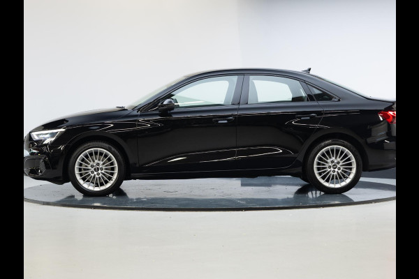 Audi A3 Limousine 35 TFSI Business edition 150 pk S-tronic | Navigatie | Parkeersensoren achter | Cruise control | LED koplampen | Apple Carplay/Android Auto |