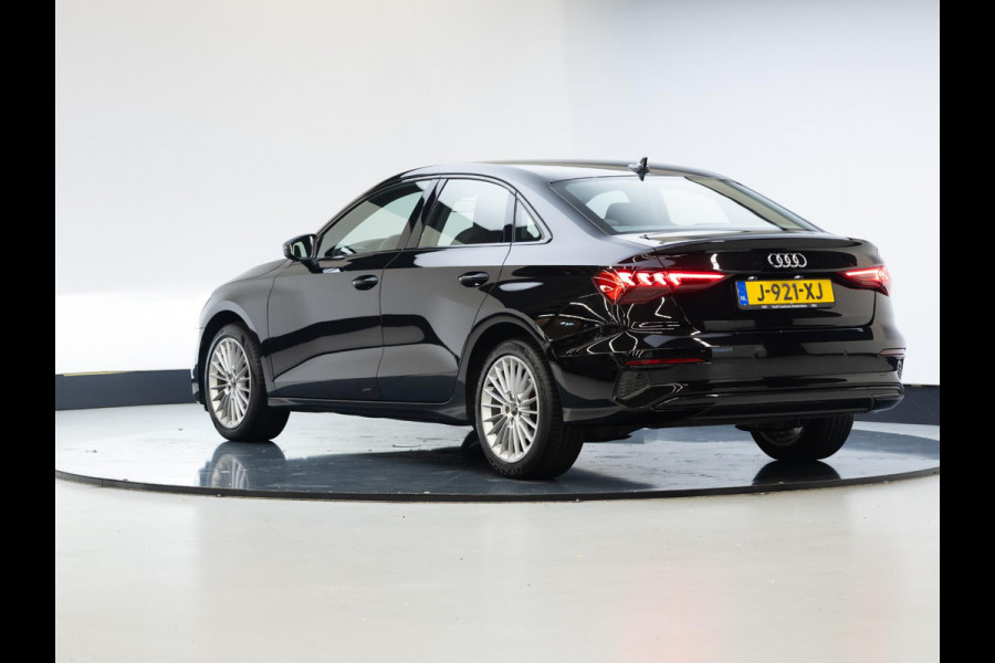 Audi A3 Limousine 35 TFSI Business edition 150 pk S-tronic | Navigatie | Parkeersensoren achter | Cruise control | LED koplampen | Apple Carplay/Android Auto |