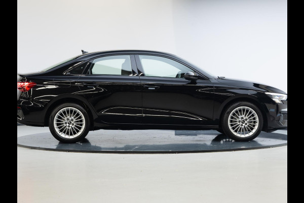 Audi A3 Limousine 35 TFSI Business edition 150 pk S-tronic | Navigatie | Parkeersensoren achter | Cruise control | LED koplampen | Apple Carplay/Android Auto |