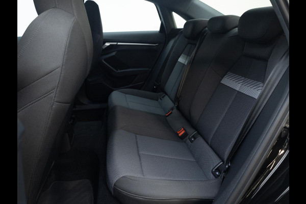 Audi A3 Limousine 35 TFSI Business edition 150 pk S-tronic | Navigatie | Parkeersensoren achter | Cruise control | LED koplampen | Apple Carplay/Android Auto |