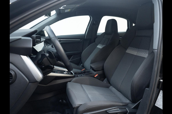 Audi A3 Limousine 35 TFSI Business edition 150 pk S-tronic | Navigatie | Parkeersensoren achter | Cruise control | LED koplampen | Apple Carplay/Android Auto |