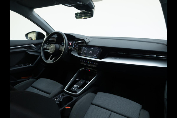 Audi A3 Limousine 35 TFSI Business edition 150 pk S-tronic | Navigatie | Parkeersensoren achter | Cruise control | LED koplampen | Apple Carplay/Android Auto |